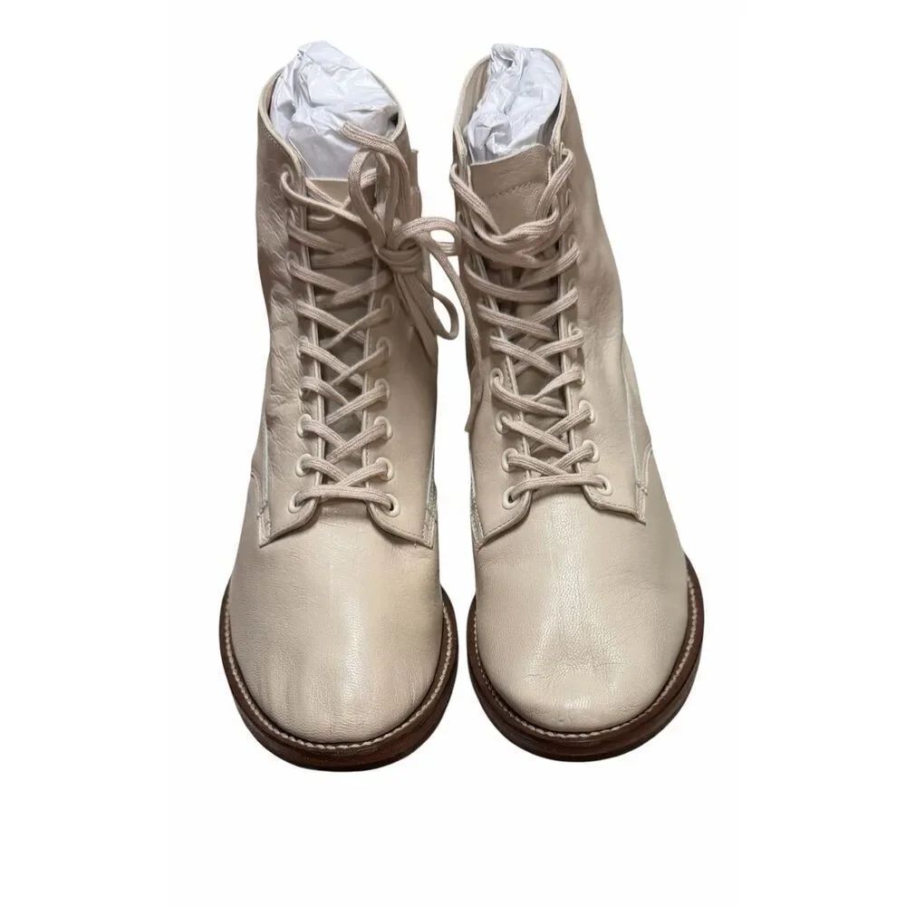 THE GREAT Distressed Boxcar Boot in Cream NWB Size 8 1/2